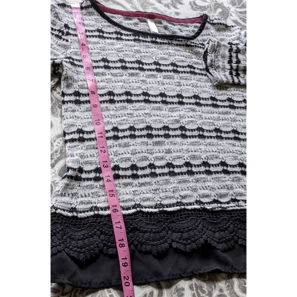 Xhilaration Layered Knit/Crochet Top - Picture 15 of 16